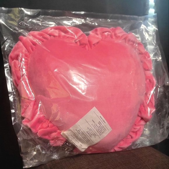 NWT Sold Out Dolls Kill Home- Barbie 'Plastic' Diva Dynasty Pink Heart Pillow - Picture 4 of 5